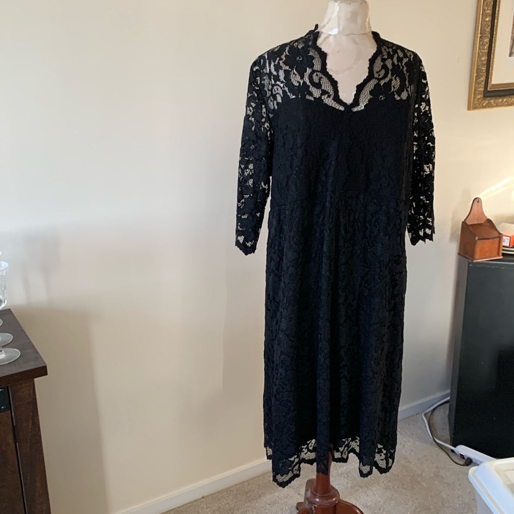 Karen Kane lace dress